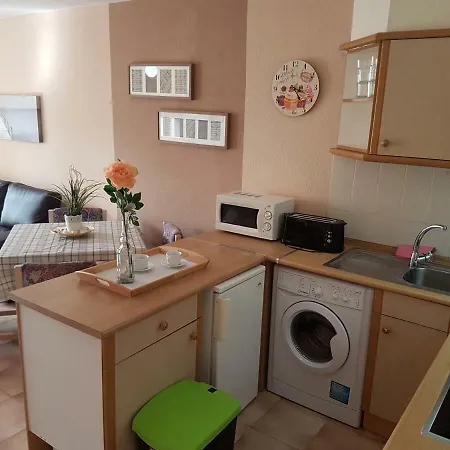 Apartment Castle Harbour With Heated Pool, Only 700 Meters To The Beach, Wifi, Balcony *