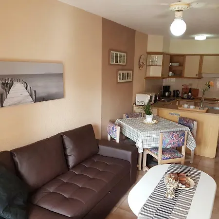 Castle Harbour With Heated Pool, Only 700 Meters To The Beach, Wifi, Balcony Apartment Arona (Tenerife)