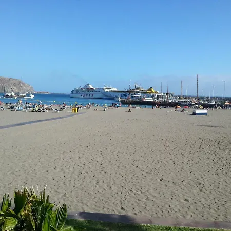 Apartment Castle Harbour With Heated Pool, Only 700 Meters To The Beach, Wifi, Balcony *